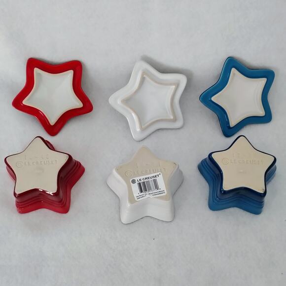 Le Creuset Red White Blue Star Shape Ramekins w/ Lids 6 oz. Set of 3 Mini Baking - Picture 7 of 8